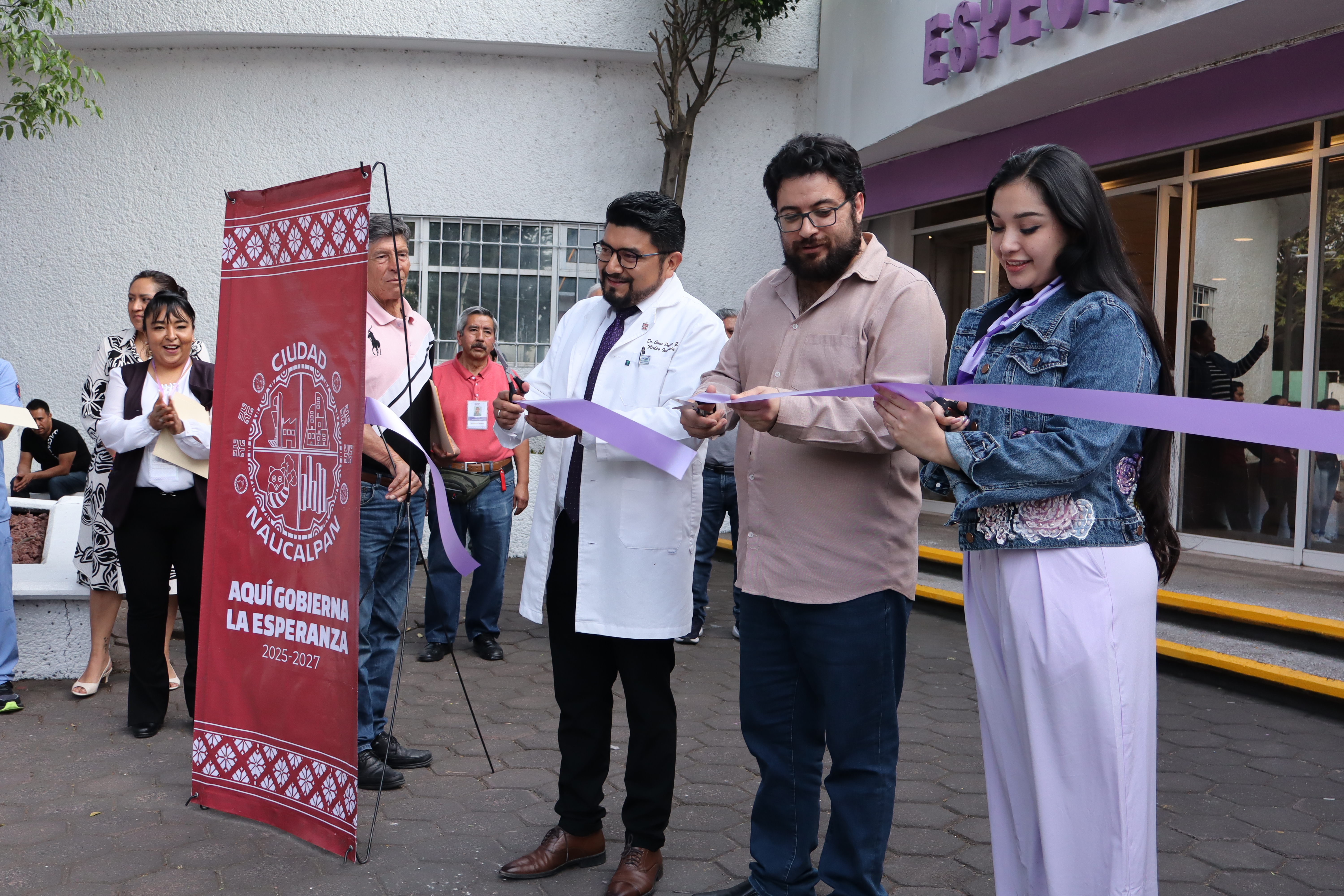 ISAAC MONTOYA MÁRQUEZ, PRESIDENTE MUNICIPAL DE NAUCALPAN DE JUÁREZ, Y ADRIANA G. ESCOBAR, PRESIDENTA DEL SMDIF NAUCALPAN, REINAUGURAN LAS INSTALACIONES DE LA CLÍNICA DE ESPECIALIDADES DEL SMDIF NAUCALPAN PARA EL BENEFICIO DE TODA LA COMUNIDAD NAUCALPENSE