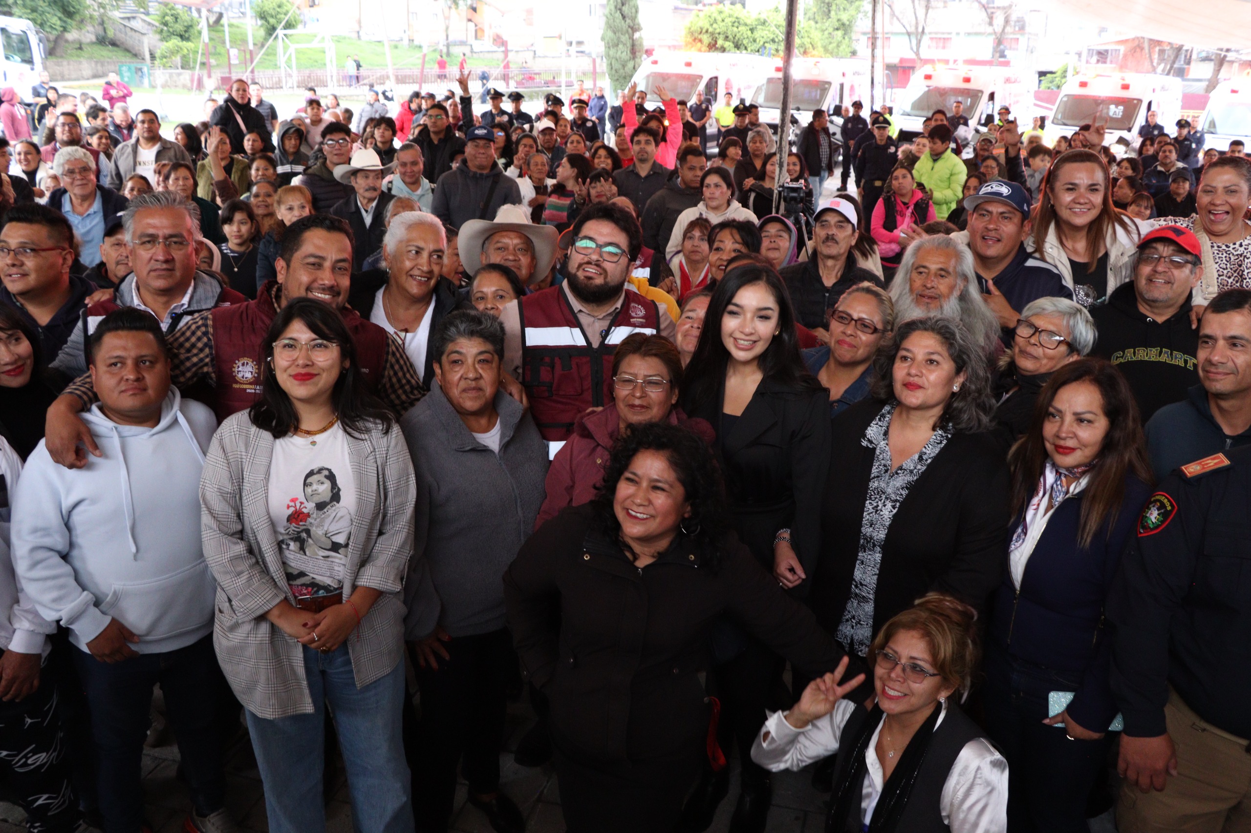 NAUCALPAN REFUERZA SUS SERVICIOS DE EMERGENCIA CON ENTREGA DE AMBULANCIAS Y EQUIPO ESPECIALIZADO.