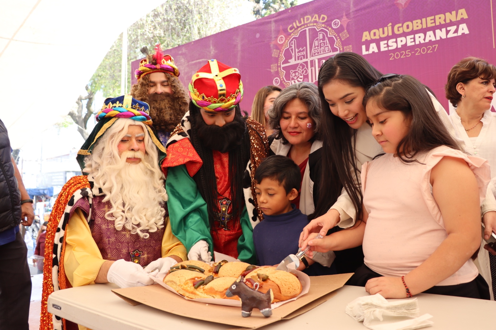 Naucalpan realiza festejos por el Día de Reyes en diversas comunidades.